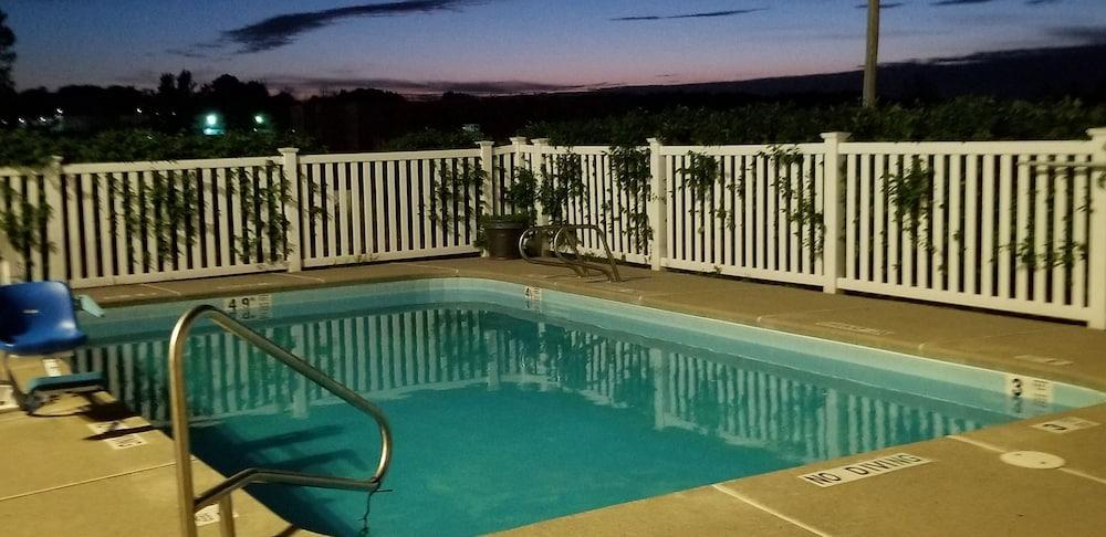 Fairbridge Inn & Suites Batavia-Darien Amusement Park Esterno foto
