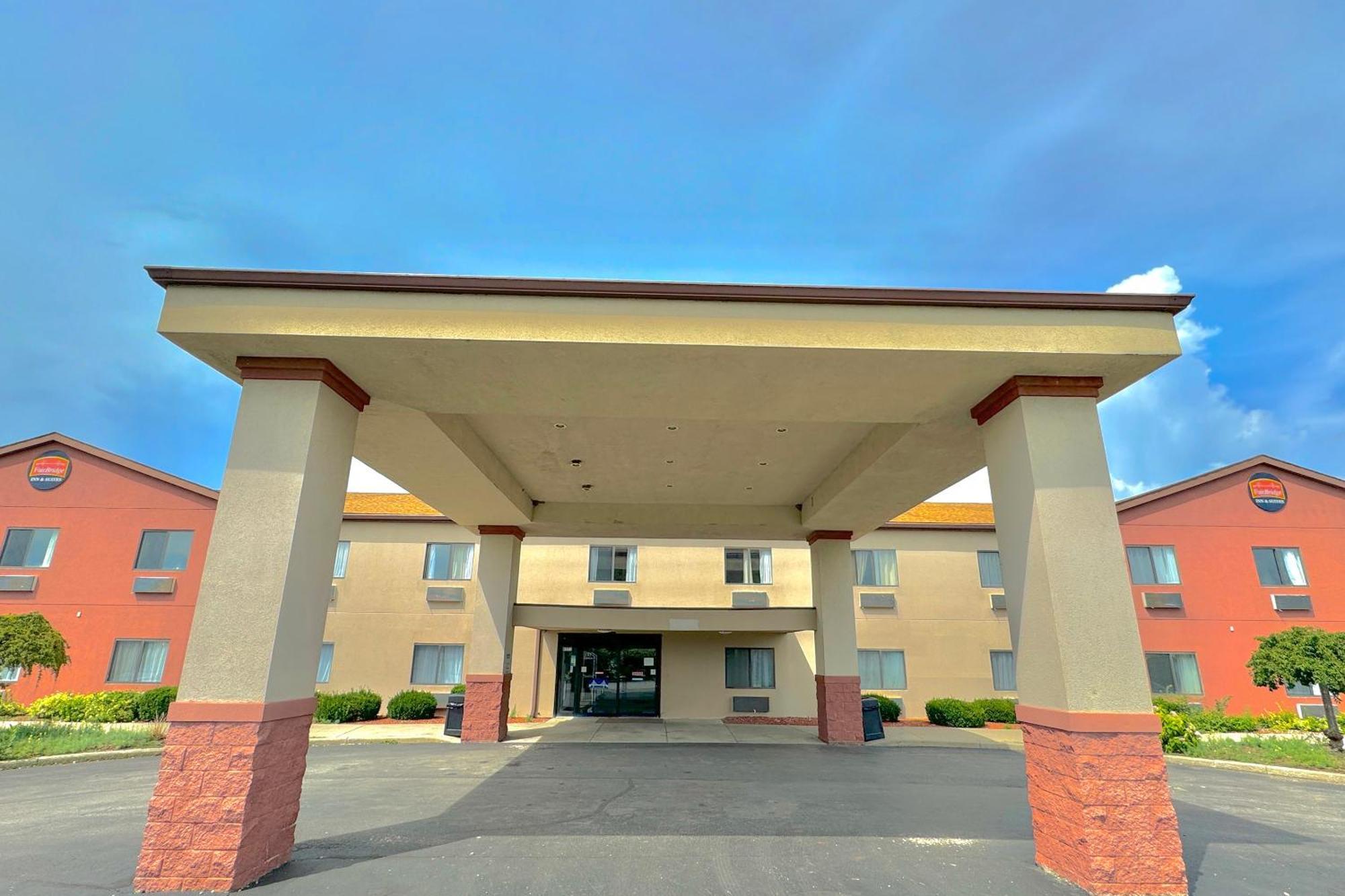 Fairbridge Inn & Suites Batavia-Darien Amusement Park Esterno foto