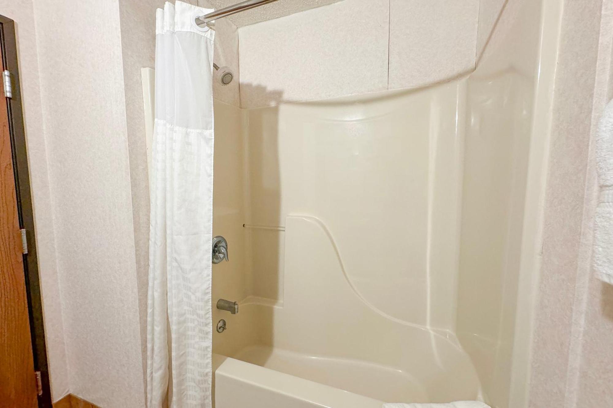 Fairbridge Inn & Suites Batavia-Darien Amusement Park Esterno foto