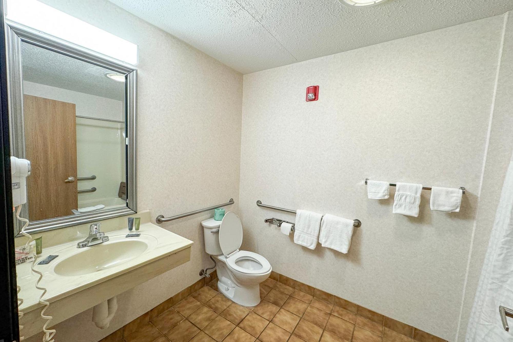 Fairbridge Inn & Suites Batavia-Darien Amusement Park Esterno foto